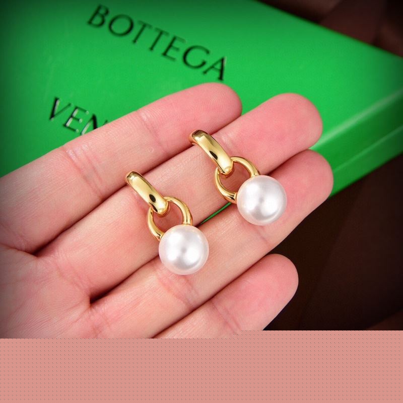 Bo*te*ga venenta earrings